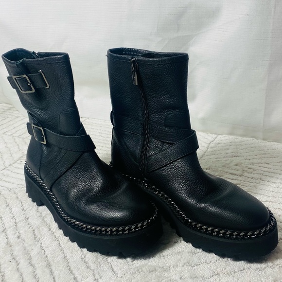 Vince Camuto Women's Black Platform Chain Messtia Toe Leather Boots Sz 6 - Picture 3 of 10